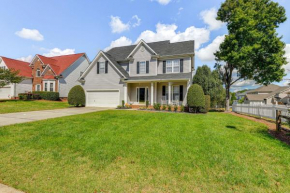 2 Mi to UNC Charlotte Family-Friendly Home
